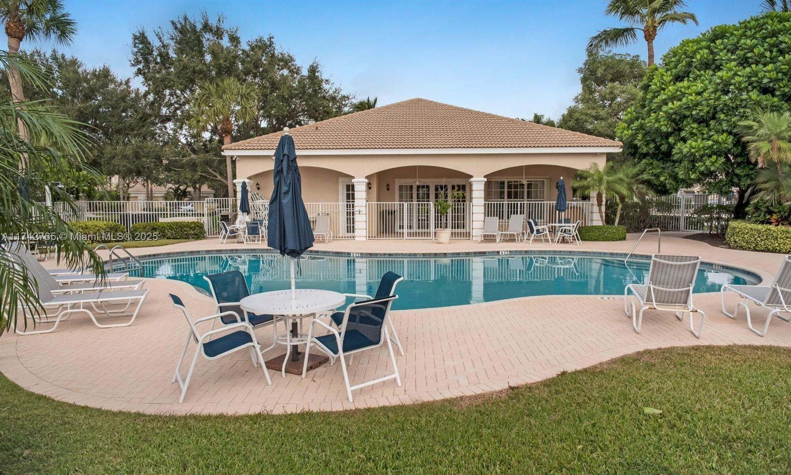 PALMBROOKE TOWNHOMES - Residential Lease