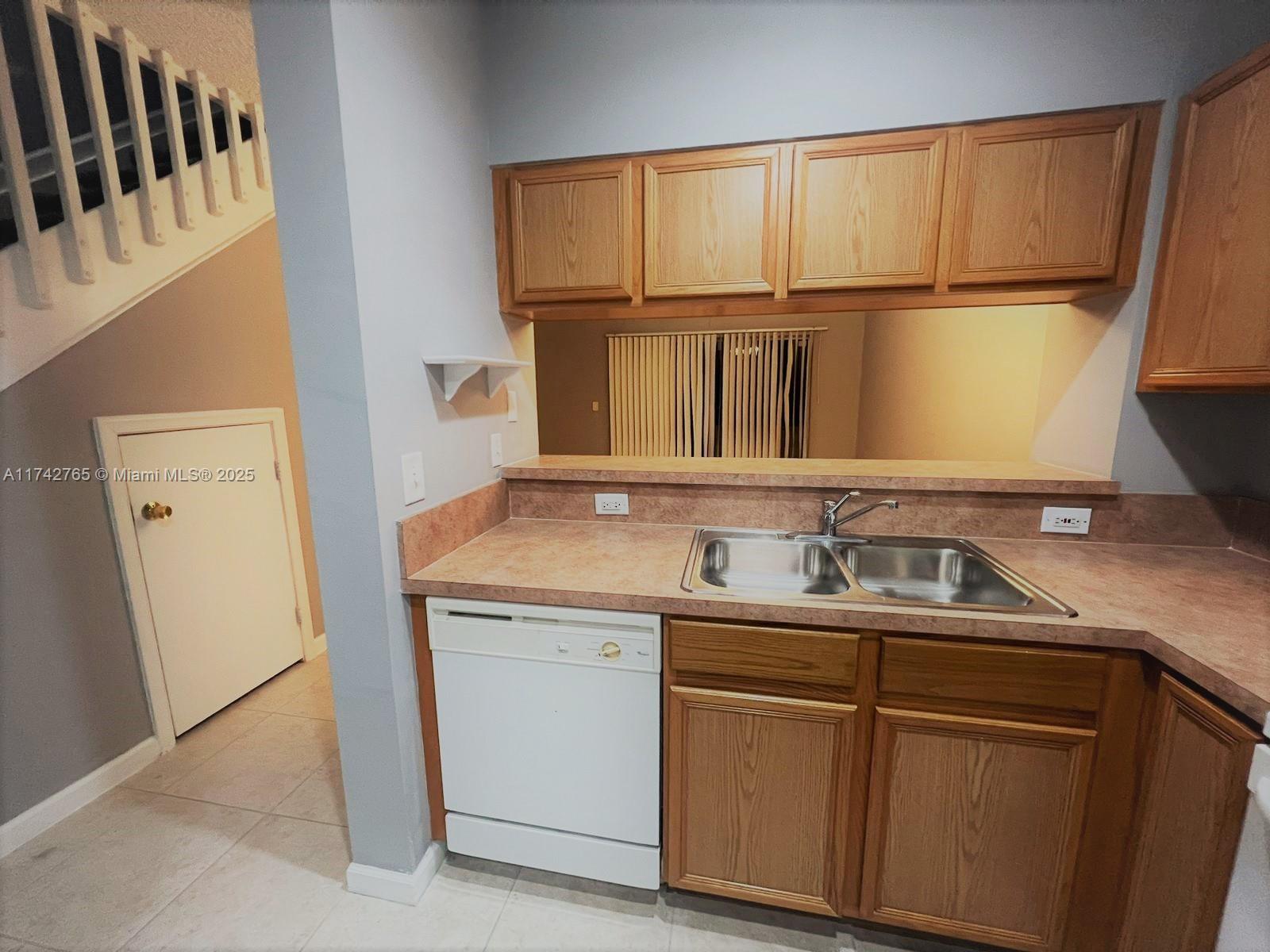 PALMBROOKE TOWNHOMES - Residential Lease
