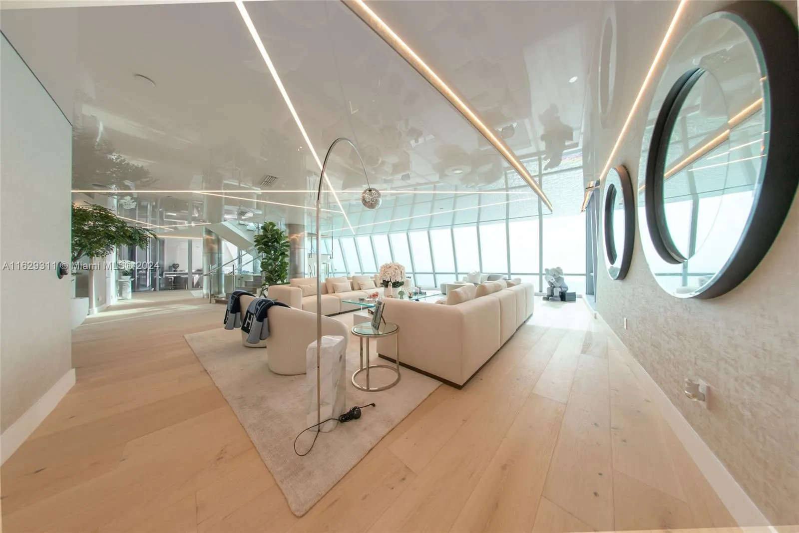 Sunny Isles Beach, Florida 33160, United States, 6 Bedrooms Bedrooms, ,8 BathroomsBathrooms,Residential,Active,51042