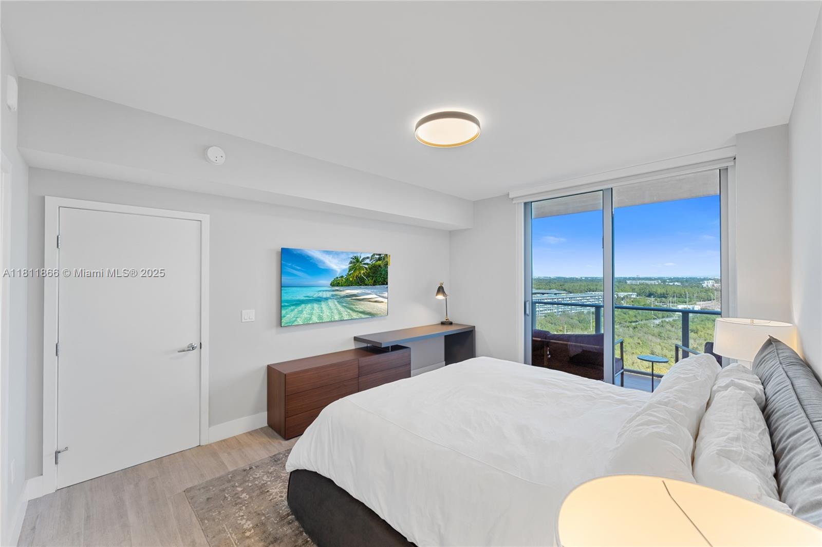 THE HARBOUR NORTH CONDO - Residential