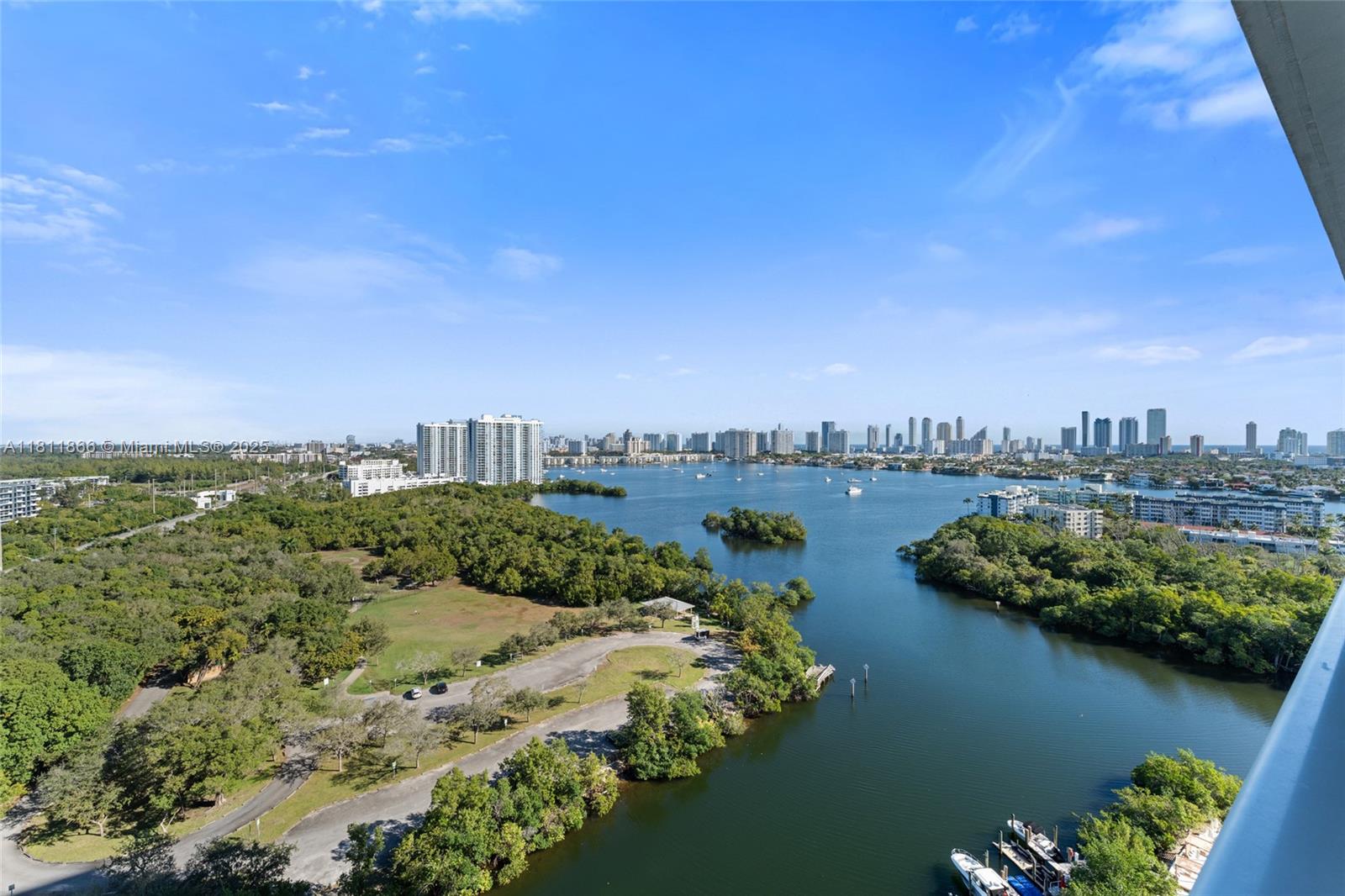 THE HARBOUR NORTH CONDO - Residential