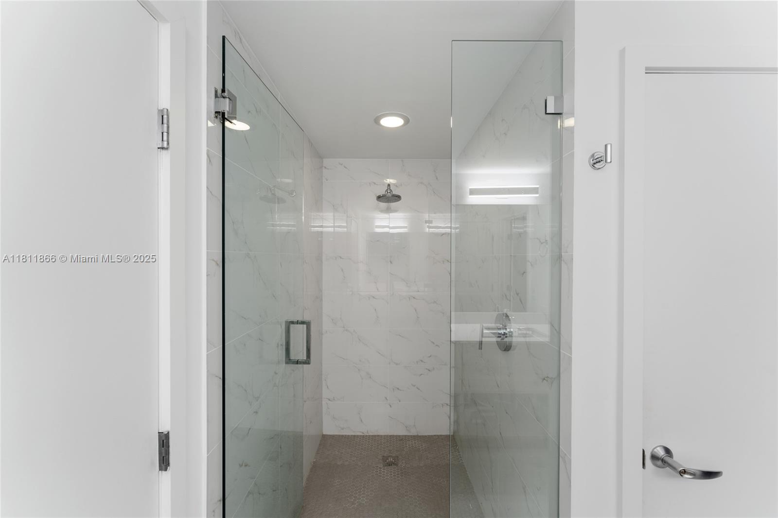 THE HARBOUR NORTH CONDO - Residential