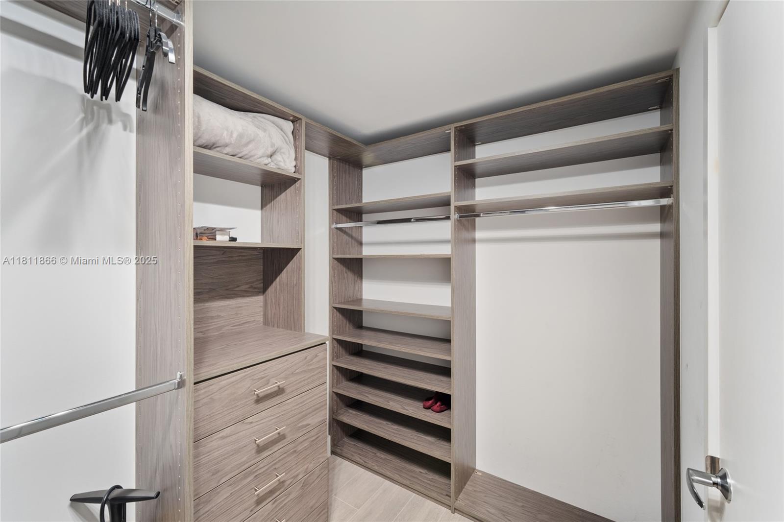 THE HARBOUR NORTH CONDO - Residential