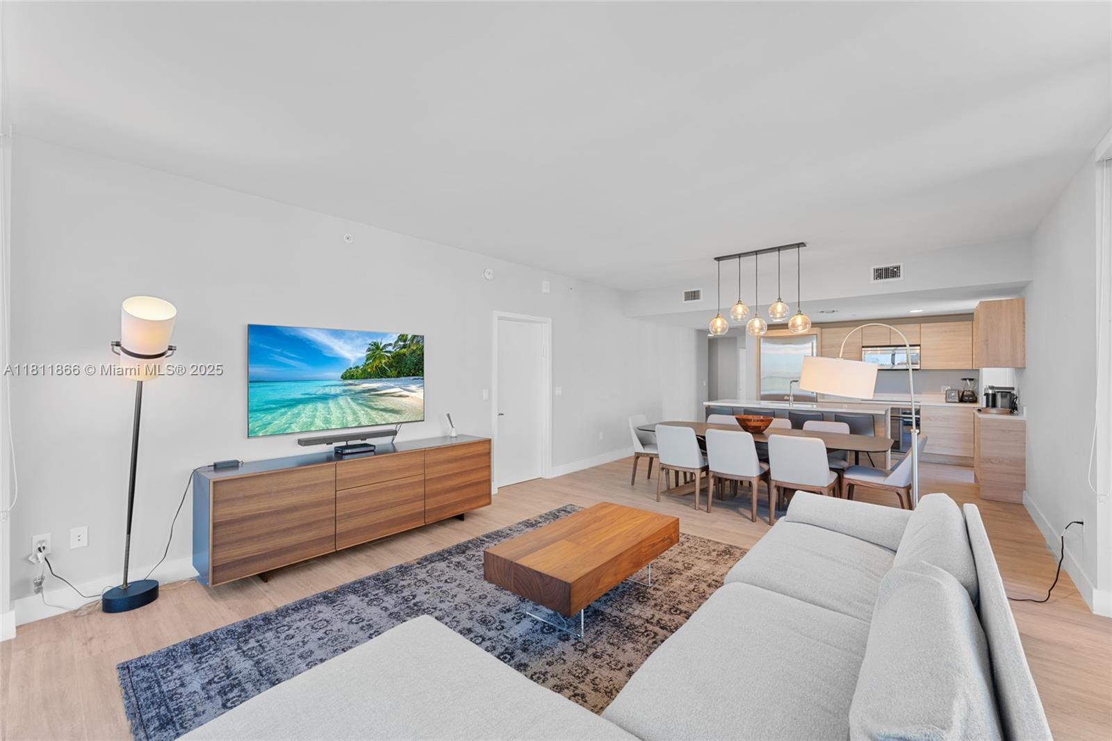 THE HARBOUR NORTH CONDO - Residential
