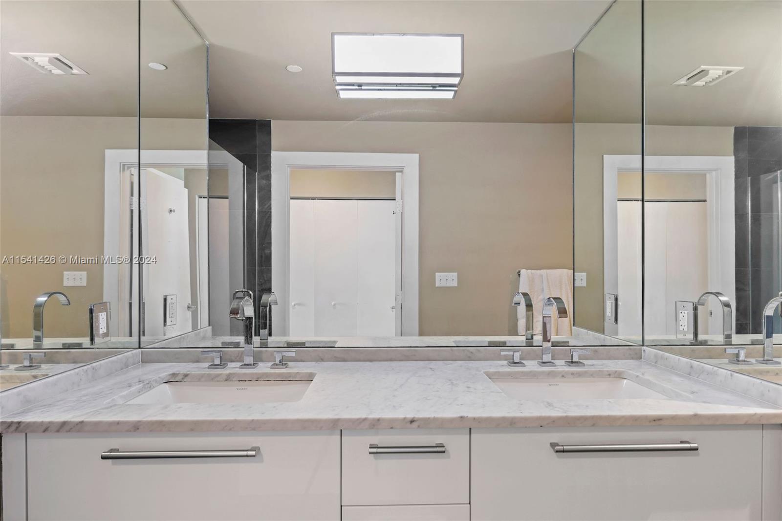 900 BISCAYNE BAY CONDO - Residential