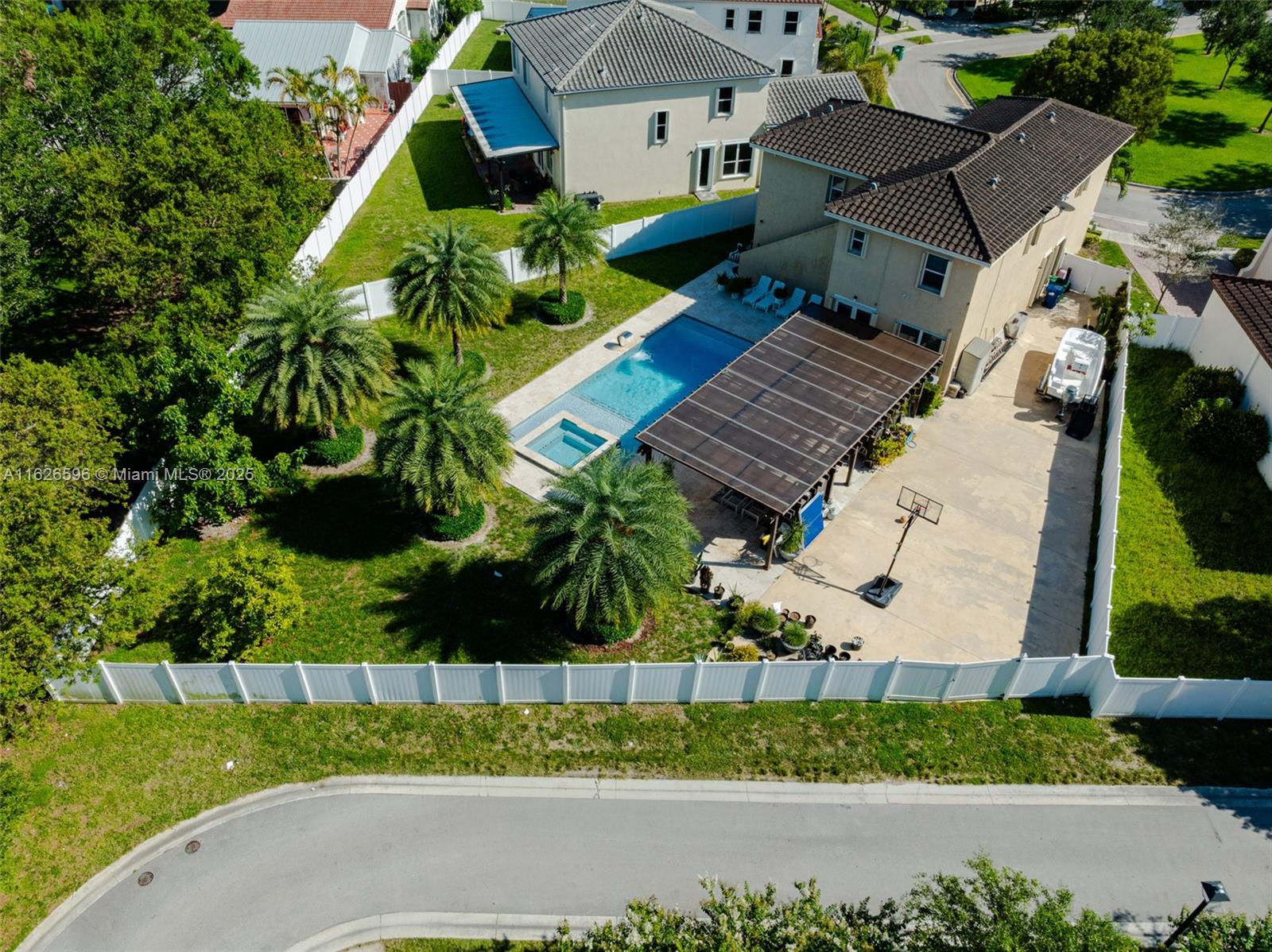 KENDALL COMMONS RESIDENTI - Residential