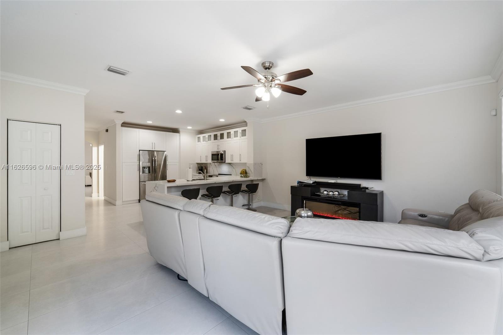KENDALL COMMONS RESIDENTI - Residential
