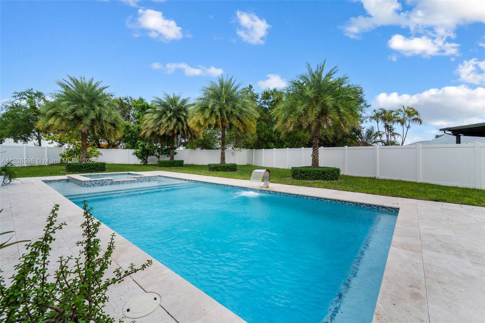 KENDALL COMMONS RESIDENTI - Residential