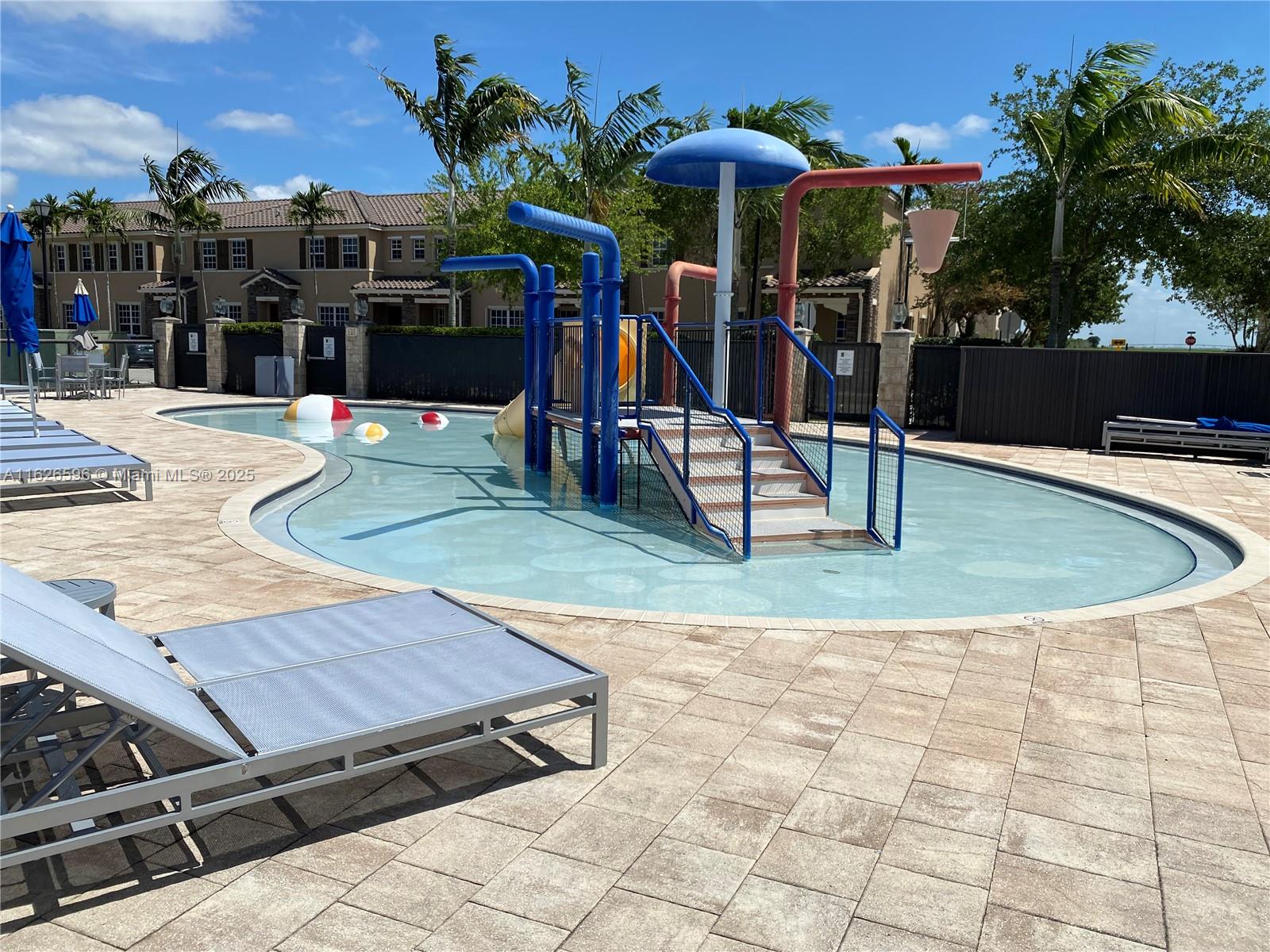 KENDALL COMMONS RESIDENTI - Residential