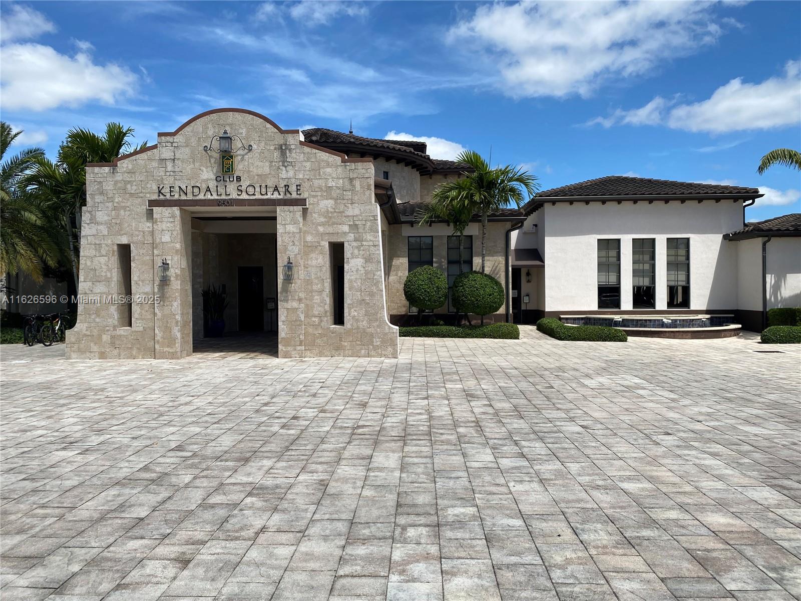 KENDALL COMMONS RESIDENTI - Residential