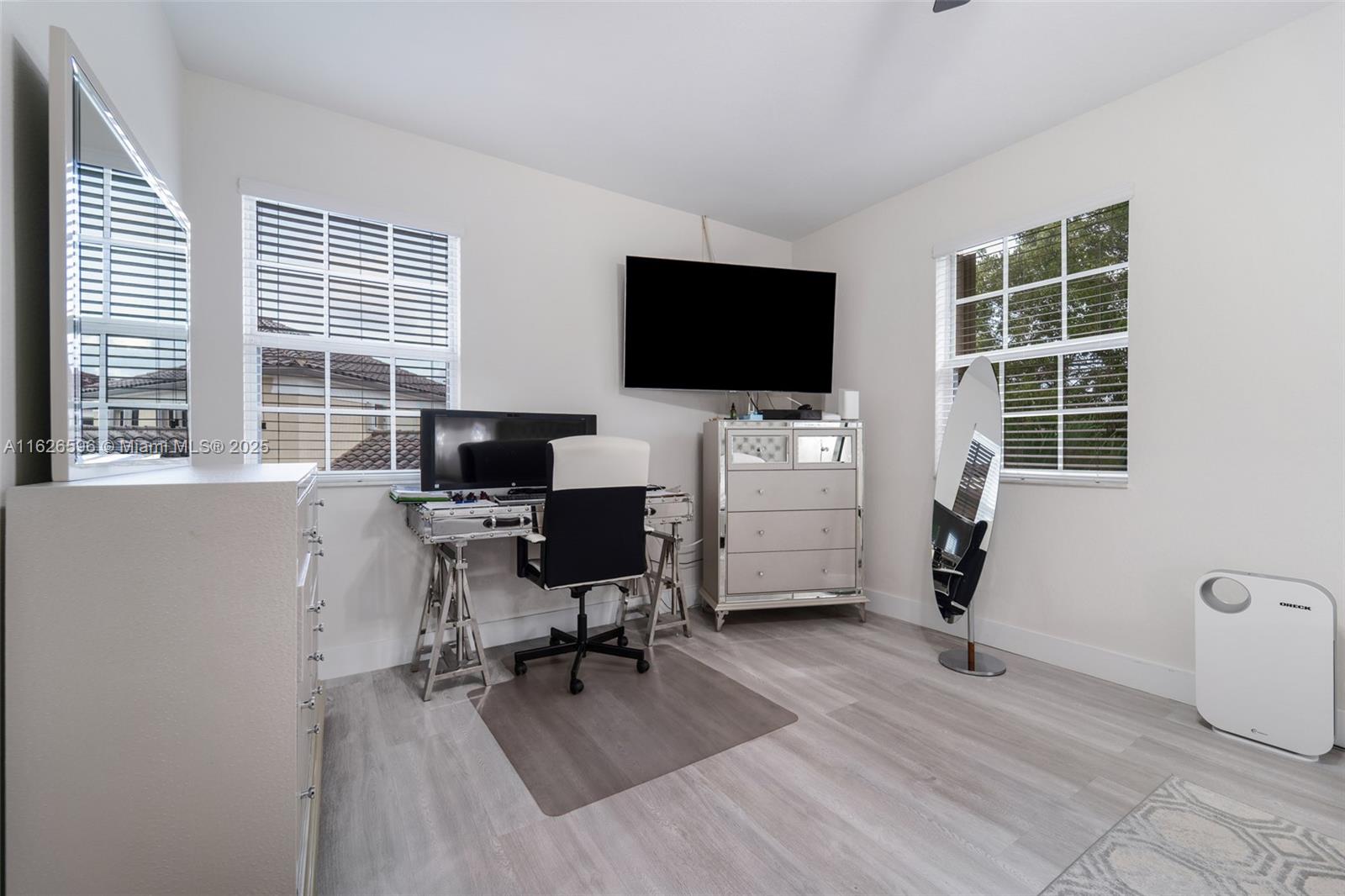 KENDALL COMMONS RESIDENTI - Residential