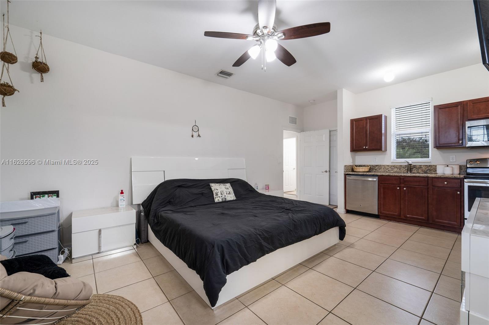 KENDALL COMMONS RESIDENTI - Residential