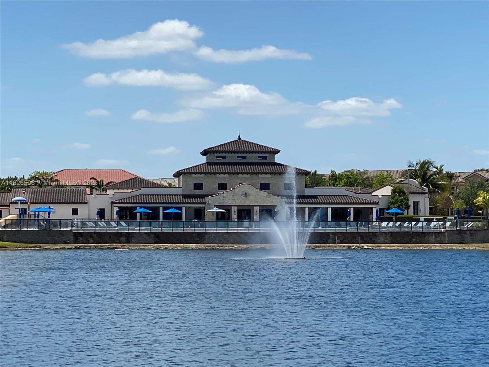 KENDALL COMMONS RESIDENTI - Residential