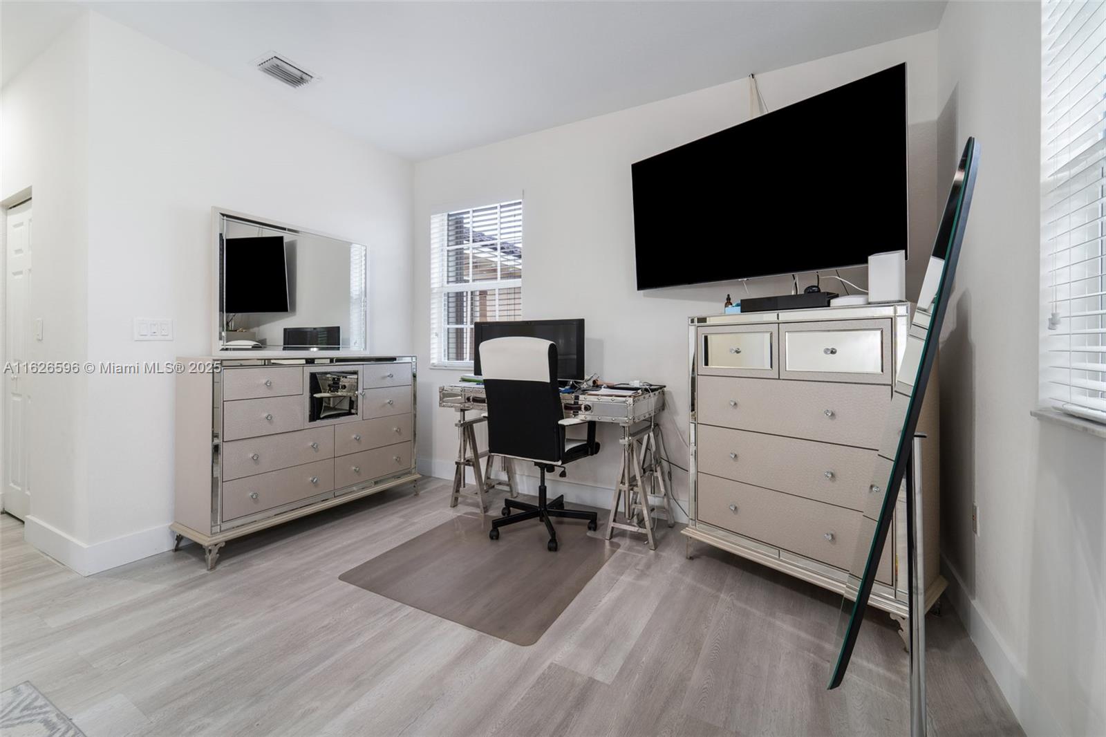KENDALL COMMONS RESIDENTI - Residential