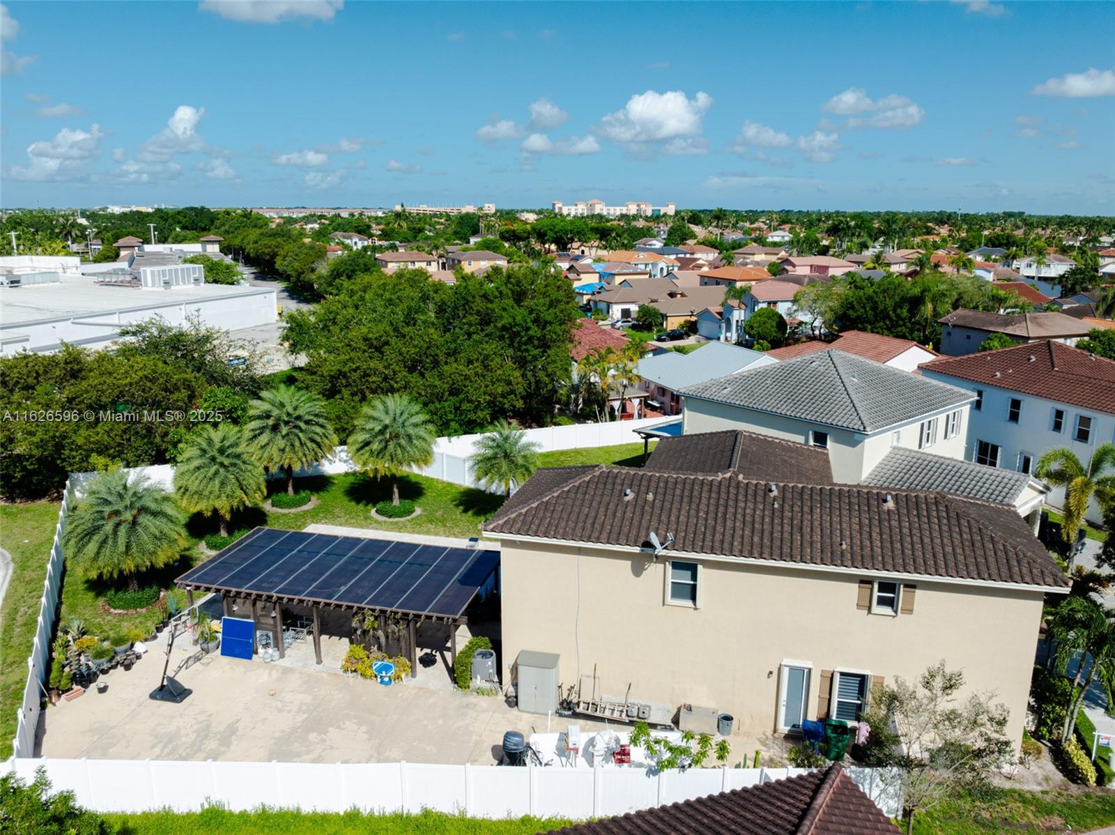 KENDALL COMMONS RESIDENTI - Residential