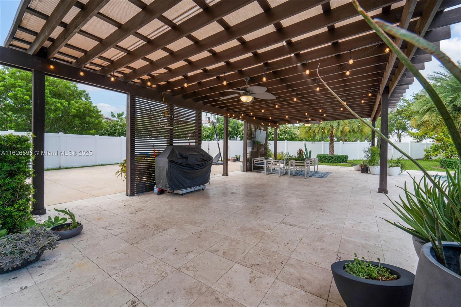 KENDALL COMMONS RESIDENTI - Residential