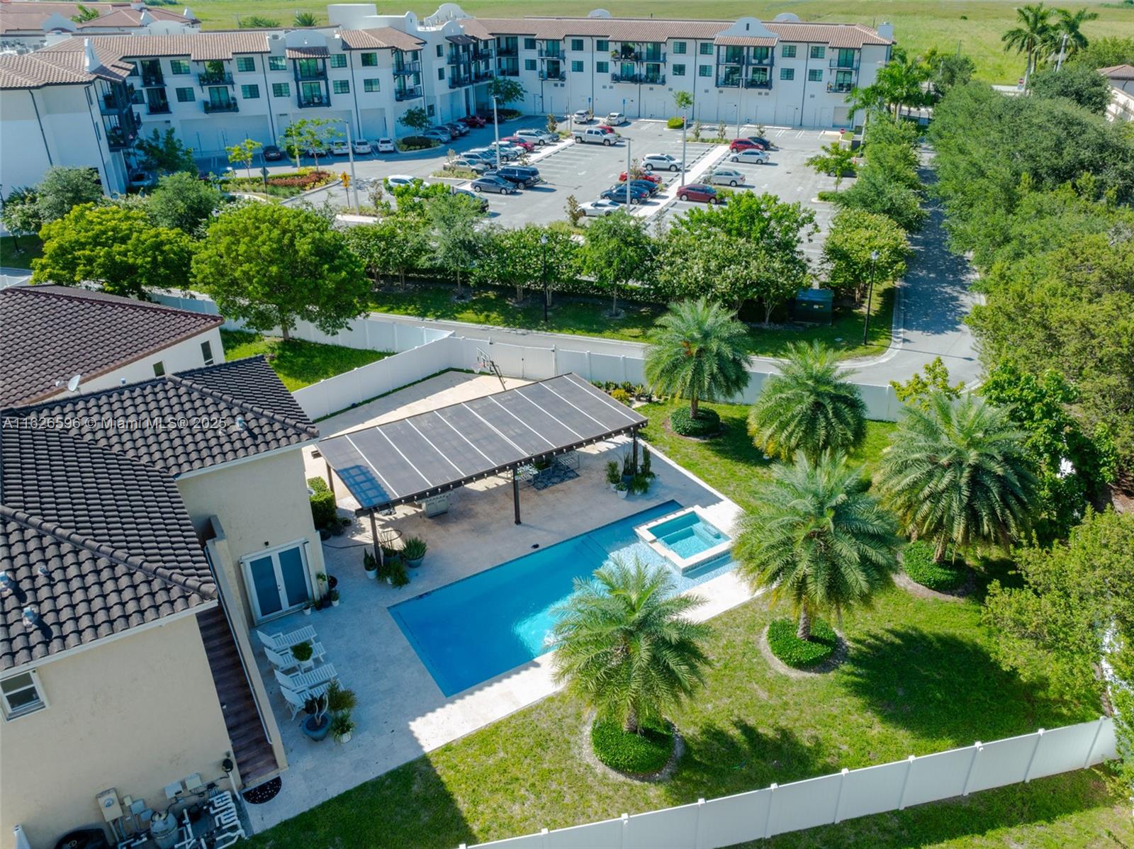 KENDALL COMMONS RESIDENTI - Residential