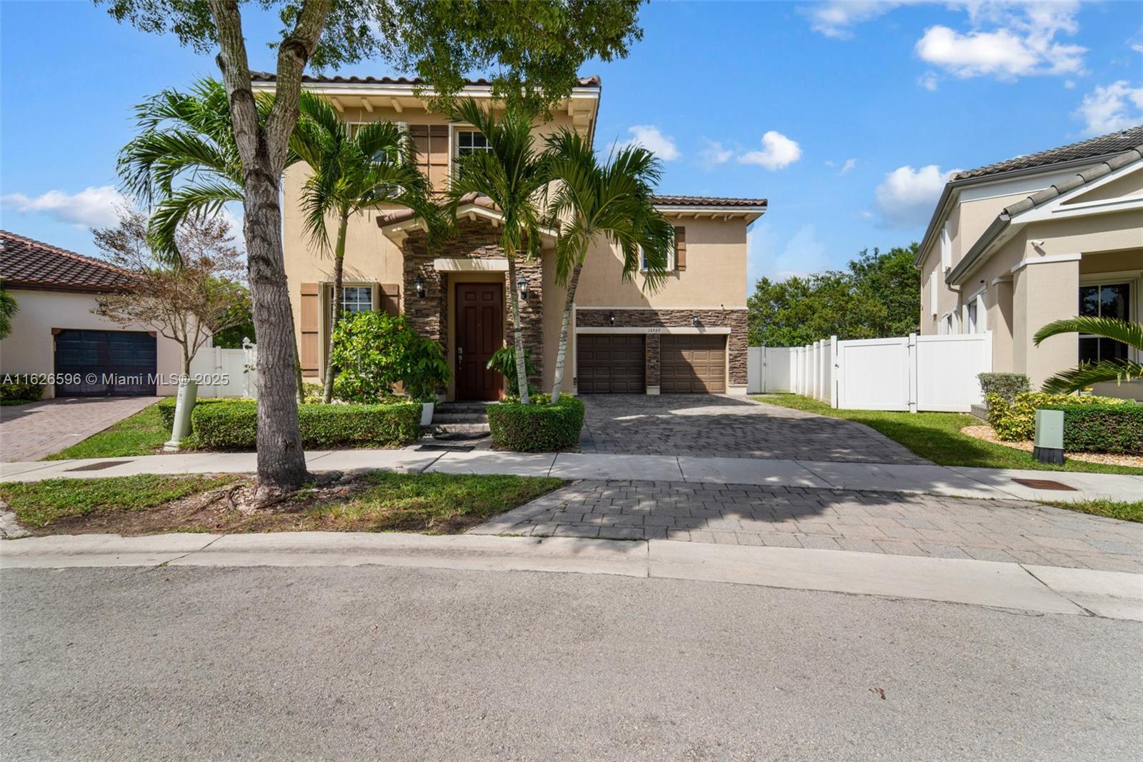 KENDALL COMMONS RESIDENTI - Residential