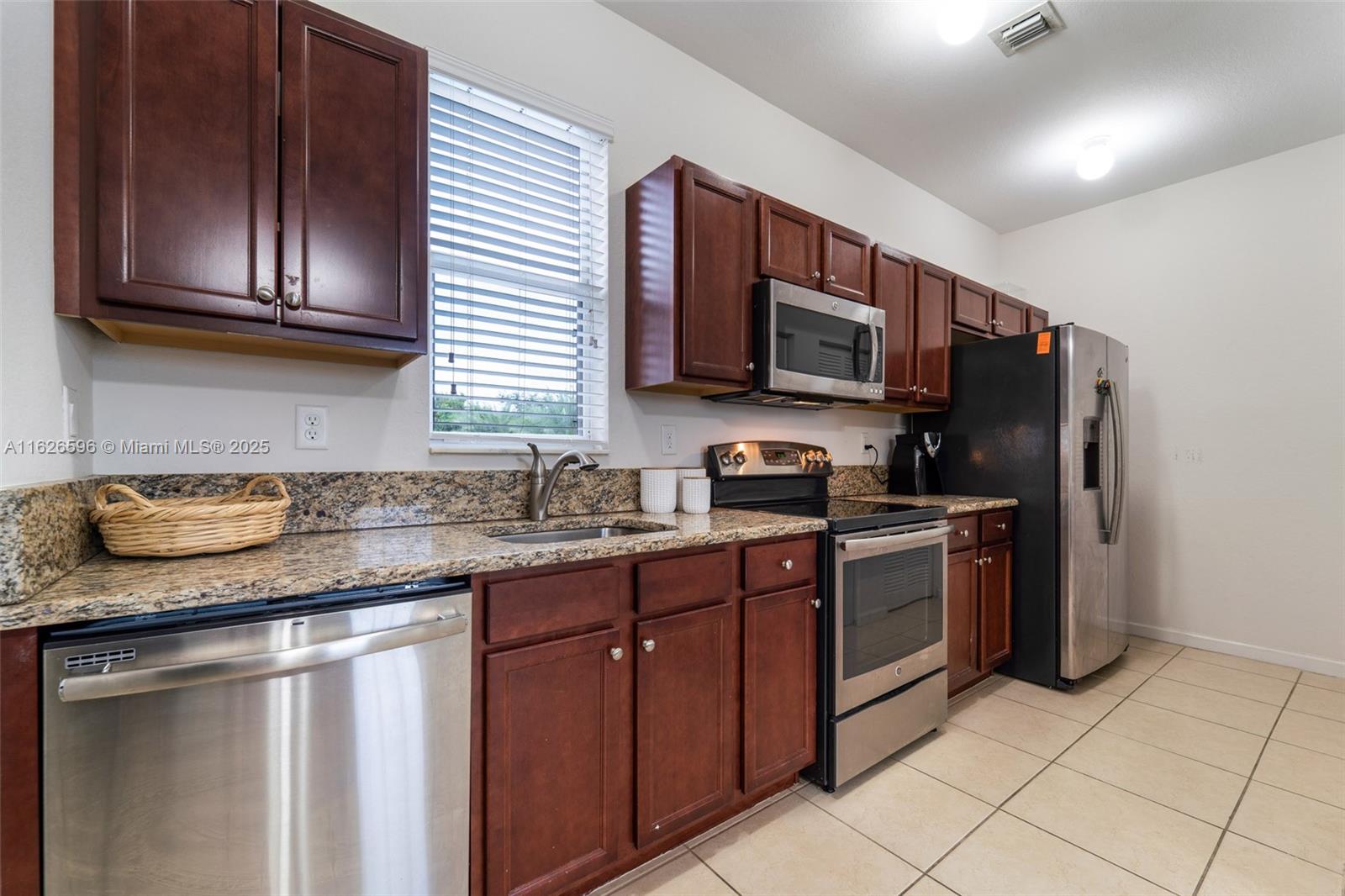 KENDALL COMMONS RESIDENTI - Residential