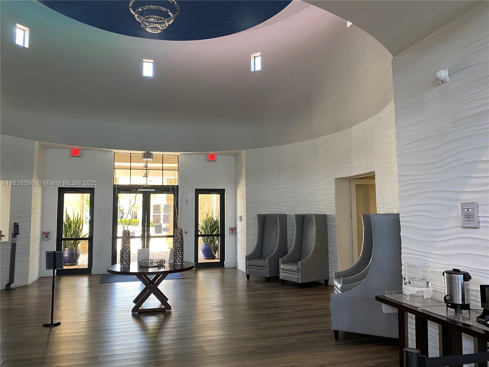 KENDALL COMMONS RESIDENTI - Residential