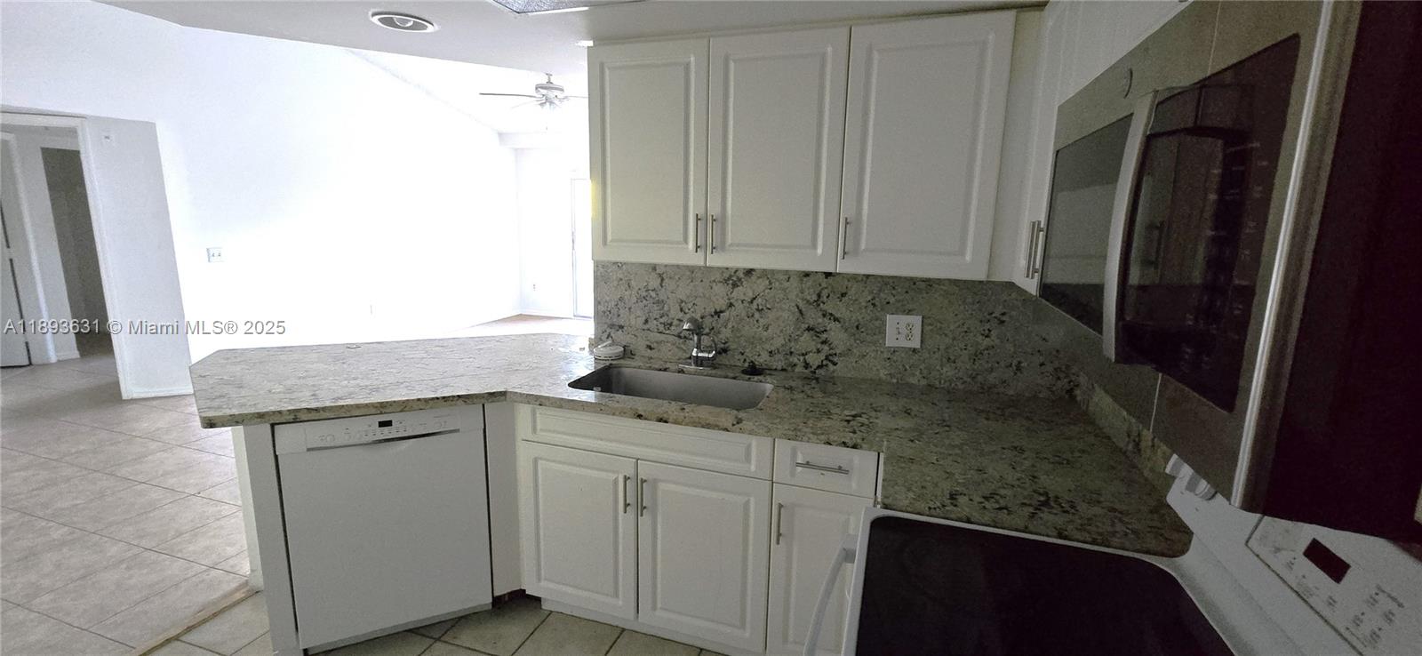 GRAND ISLES CONDO - Residential