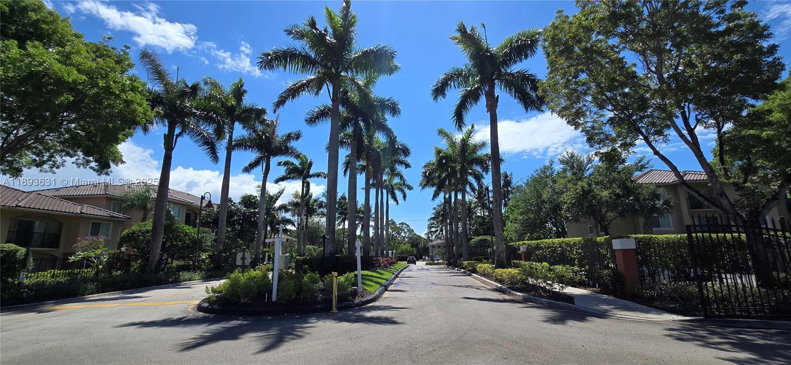 GRAND ISLES CONDO - Residential