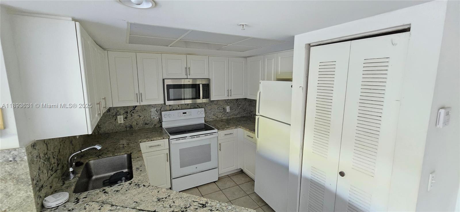 GRAND ISLES CONDO - Residential
