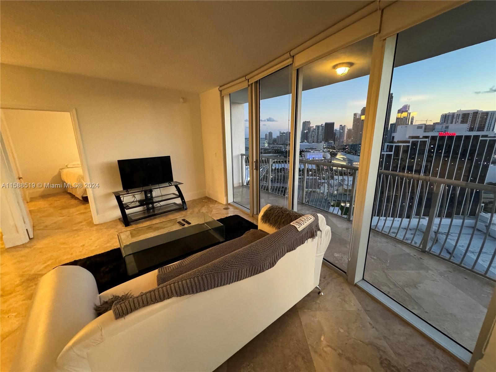 1750 N Bayshore Dr 3114