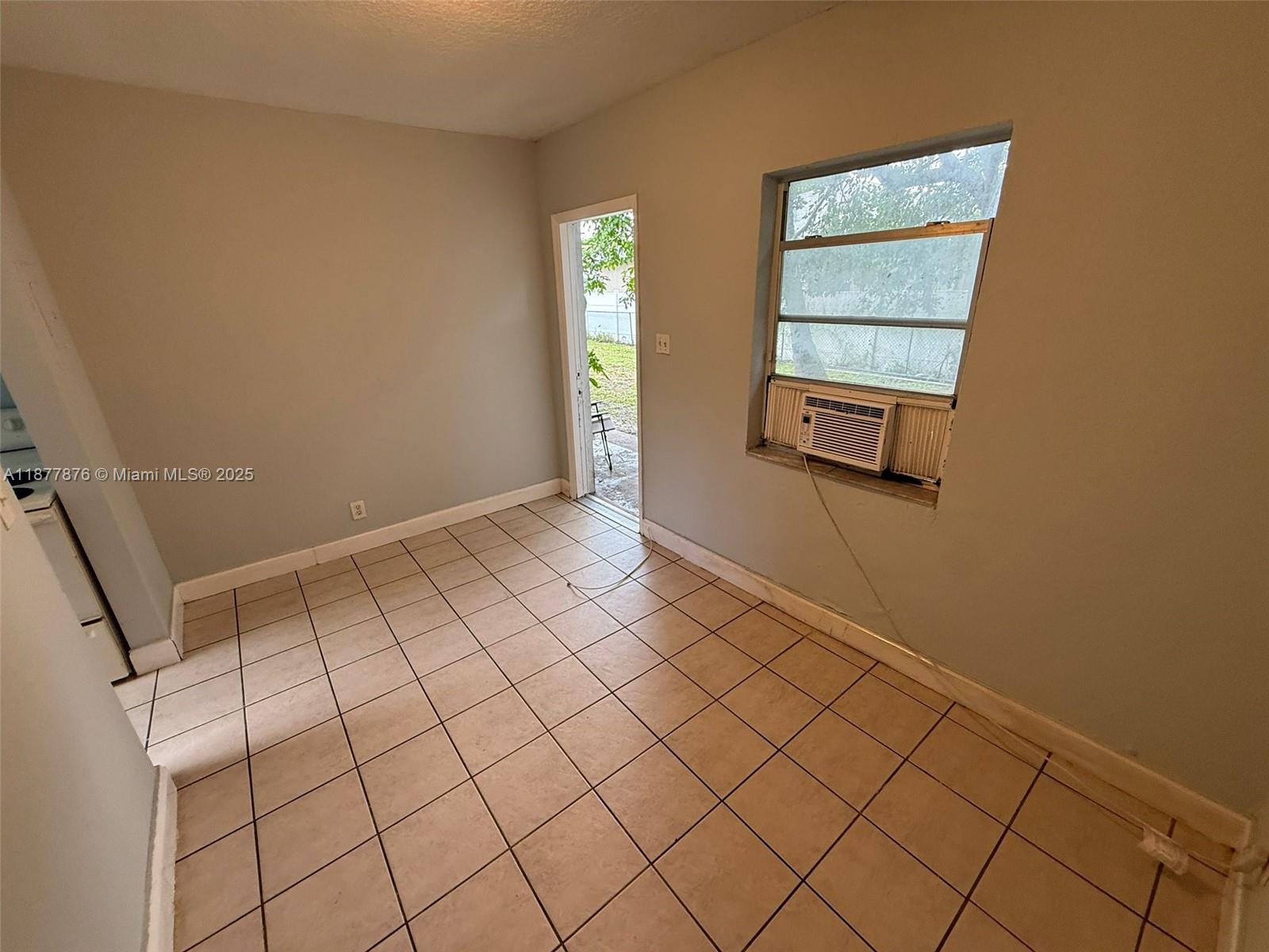 GREAT APARTMENT FOR RENT 1 BED 1 BATH , FAST APPROVAL! 2 MONTH TO MOVE IN !! PRESENT EMPLOYMENT INFORMATION AND COPY IF ID! SCHEDULE A SHOWING AND RENT IT TODAY!!
