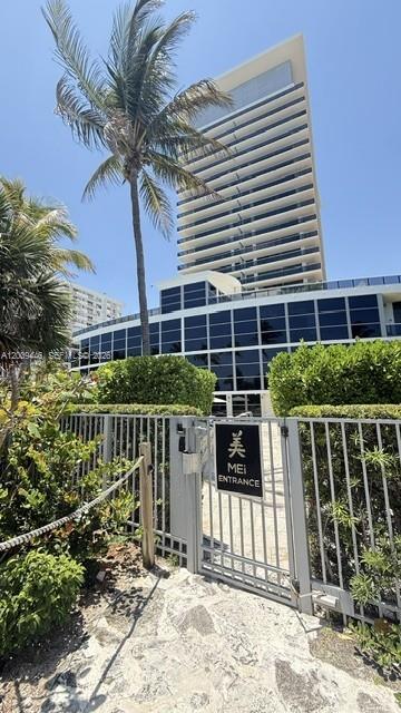 5875 Collins Ave 708