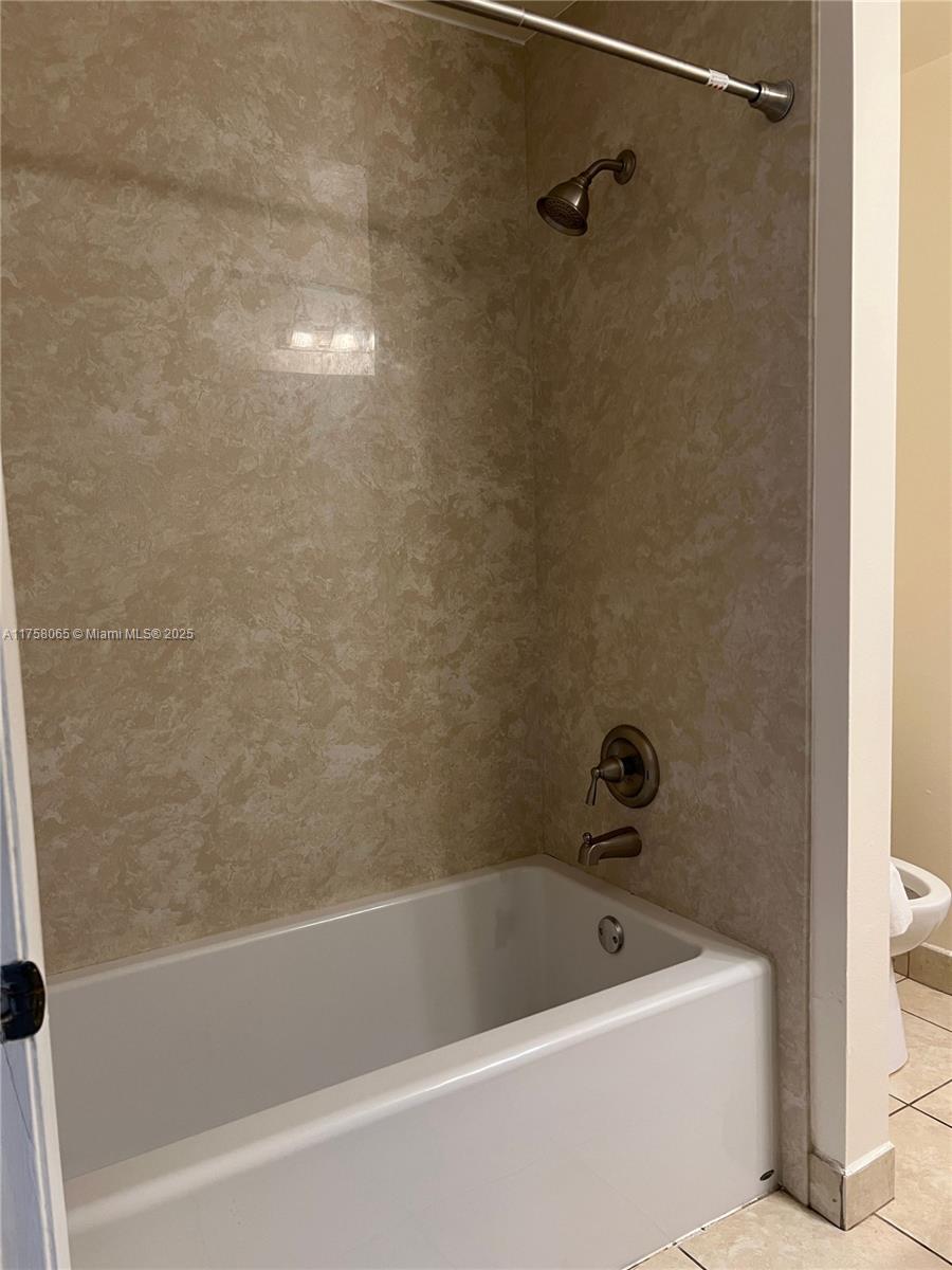 MARINA OAKS CONDO - Residential Lease