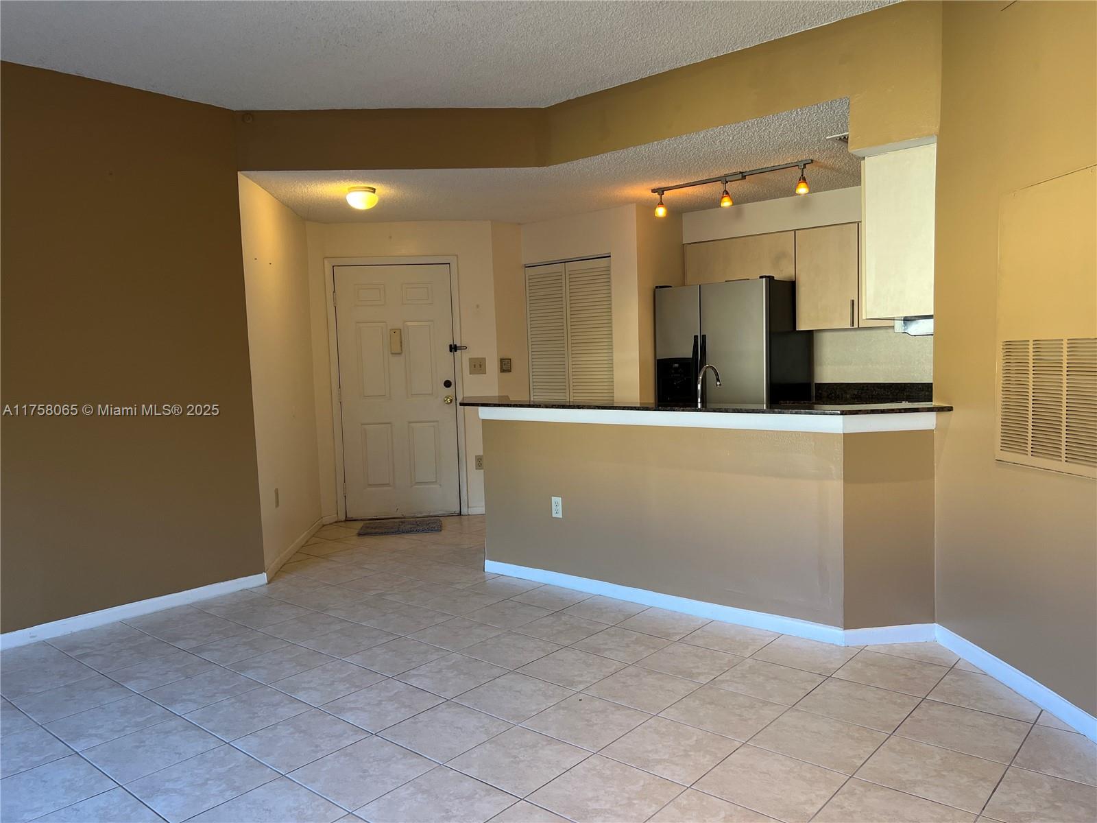 MARINA OAKS CONDO - Residential Lease