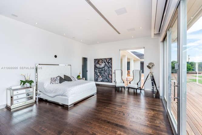 PALM BEACH POINT - Residential