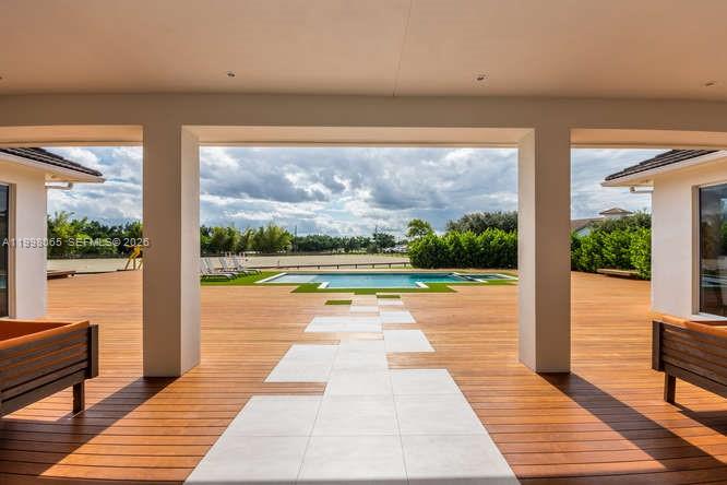 PALM BEACH POINT - Residential