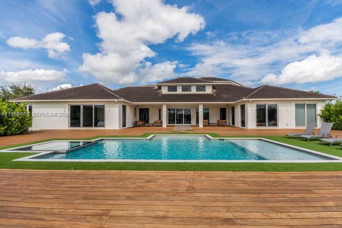 PALM BEACH POINT - Residential