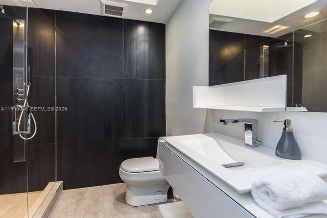 PALM BEACH POINT - Residential