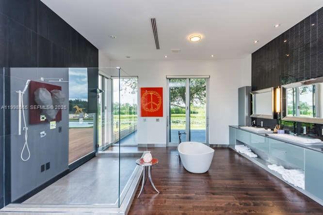 PALM BEACH POINT - Residential