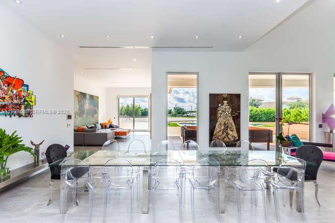 PALM BEACH POINT - Residential