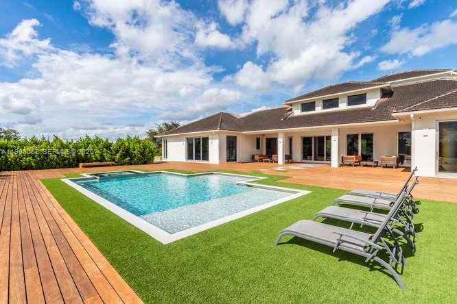 PALM BEACH POINT - Residential