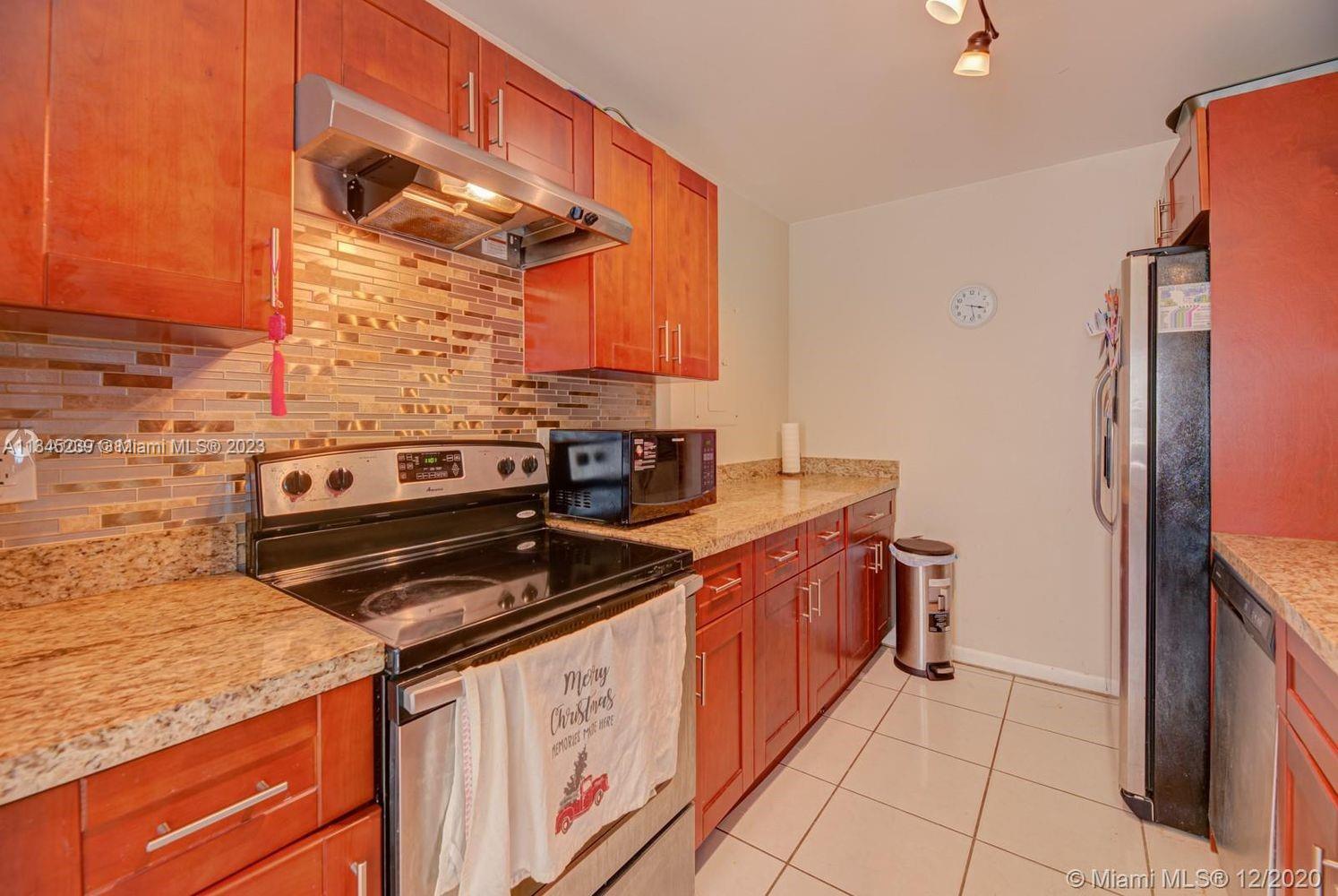 Photo 5 of 22 of 5526 SW 28th Ter 5526 house