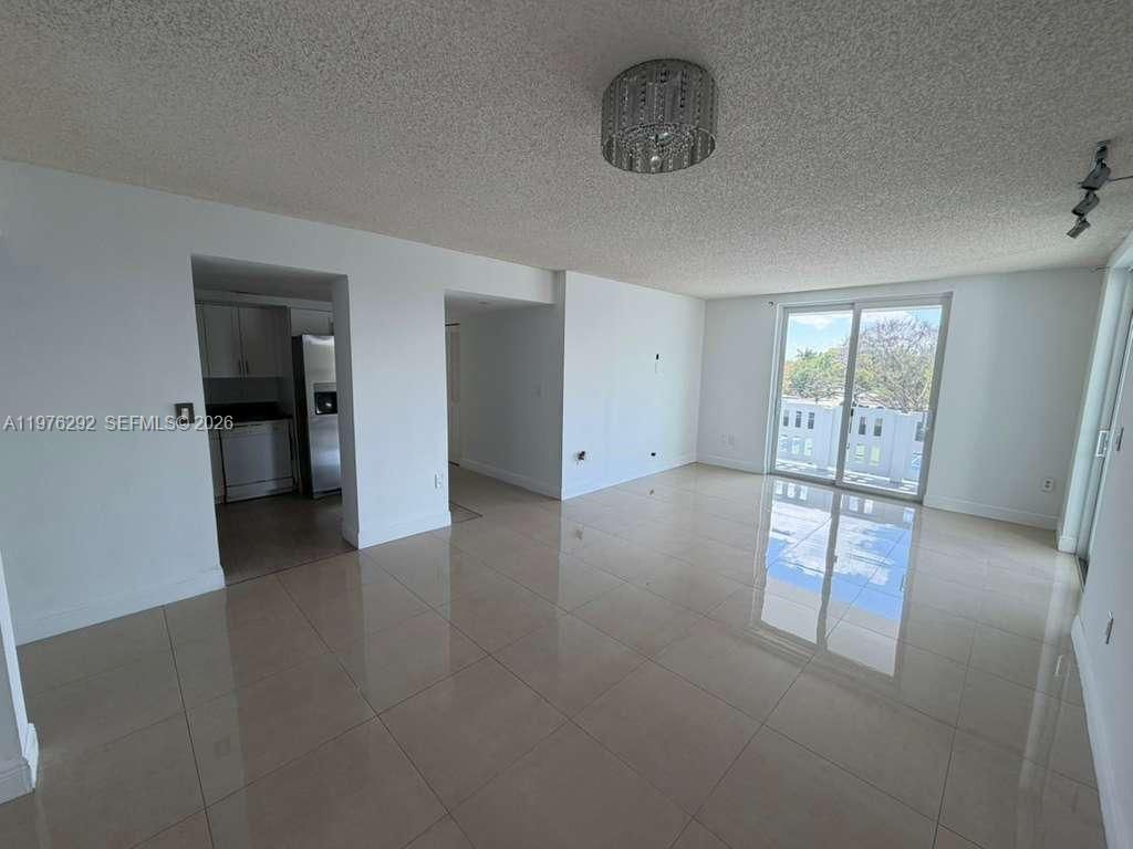 Photo of 919 Hillcrest Dr #314, Hollywood, FL 33021 (MLS # A11976292)