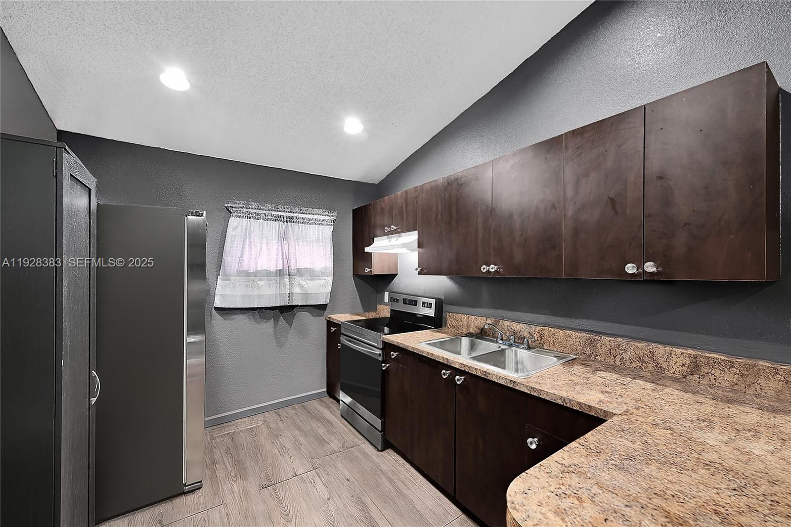 LINCOLN PARK CORR PLAT - Residential