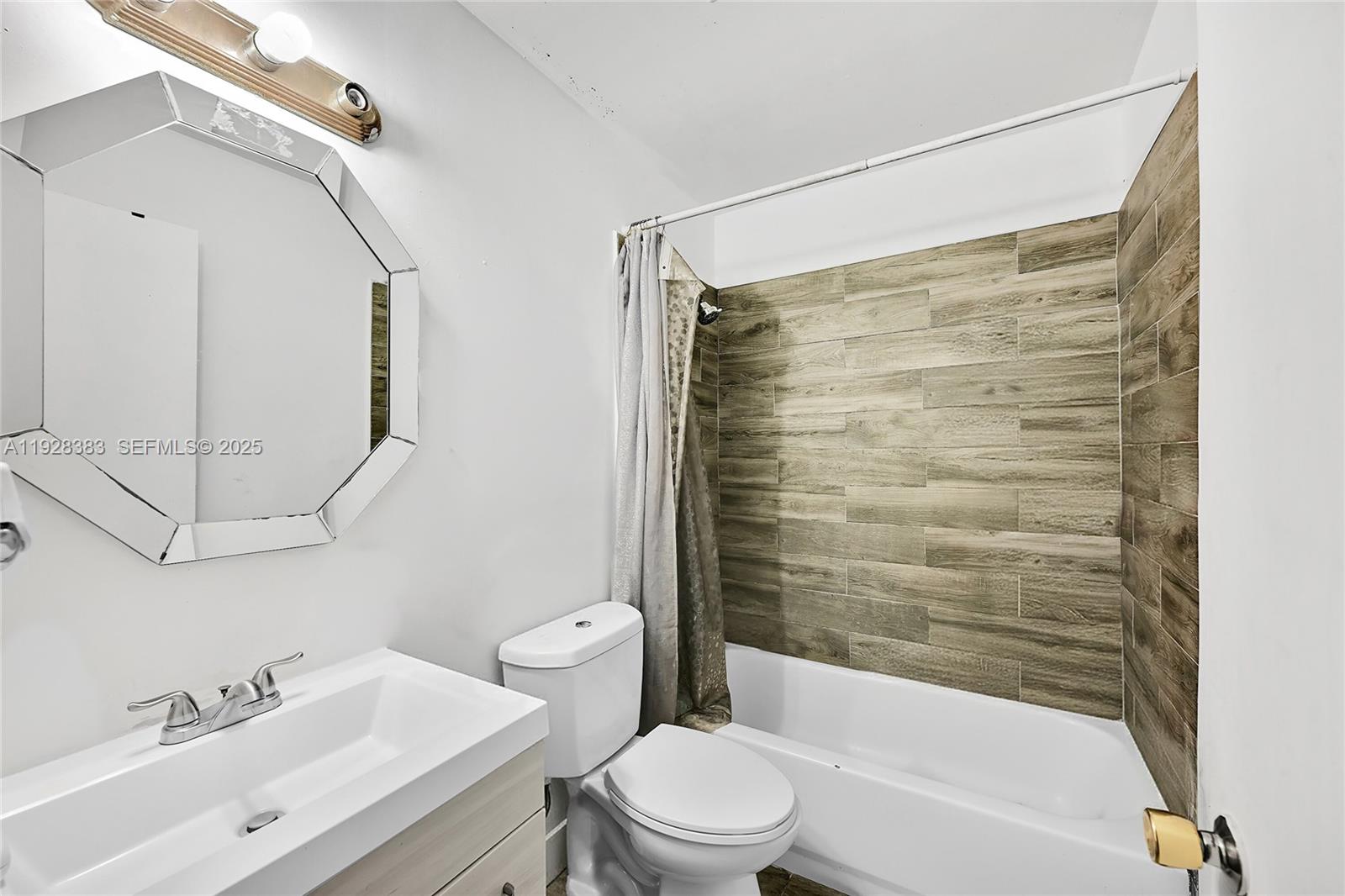 LINCOLN PARK CORR PLAT - Residential