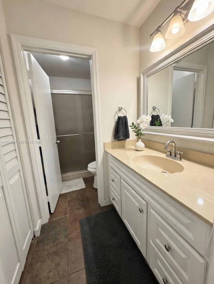 THE LAKES - Residential