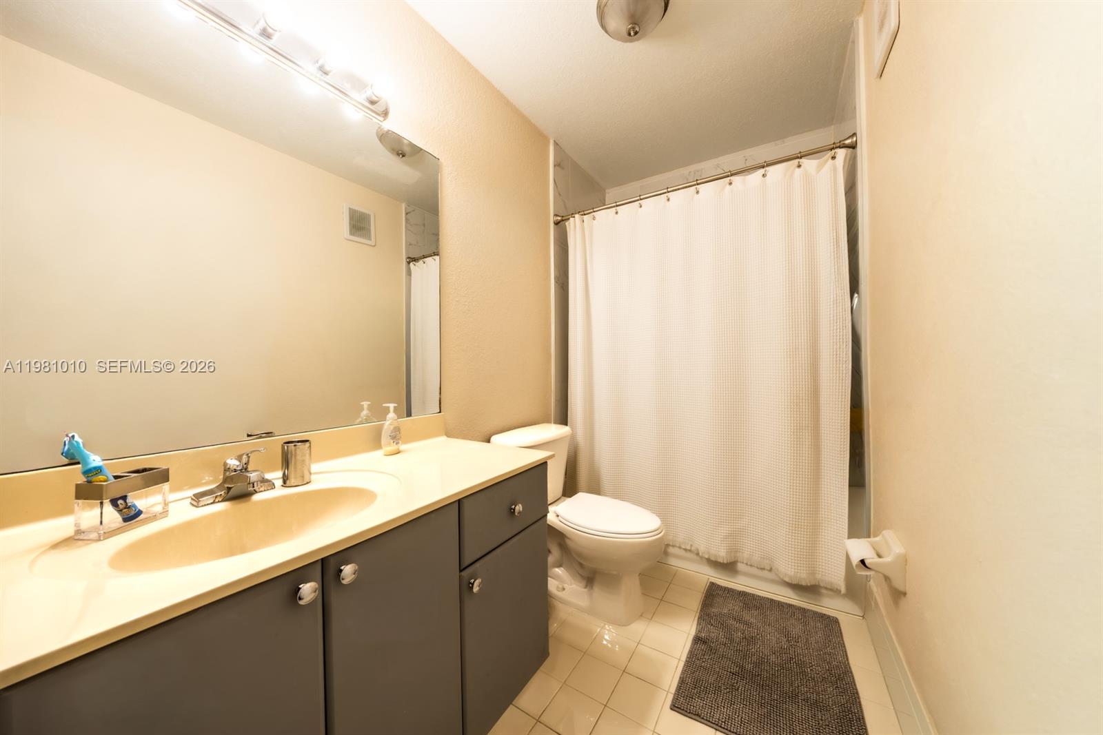 VILLAS CANARIAS CONDO - Residential