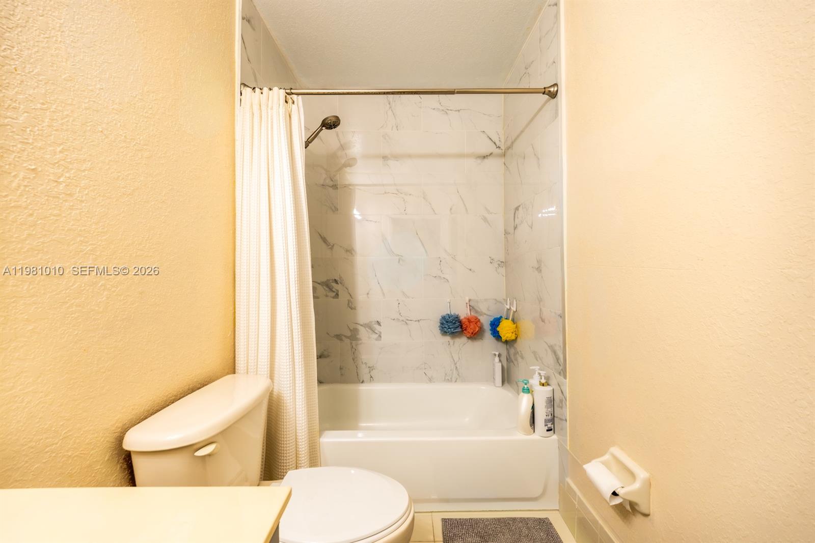 VILLAS CANARIAS CONDO - Residential