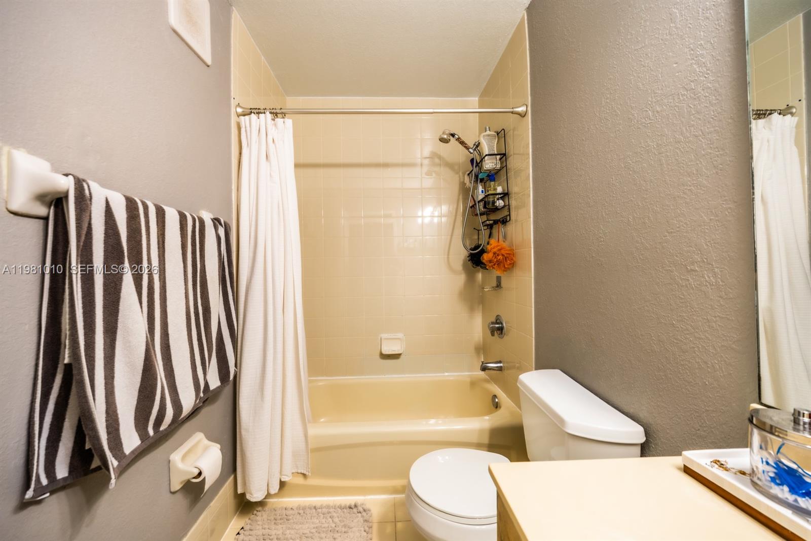 VILLAS CANARIAS CONDO - Residential