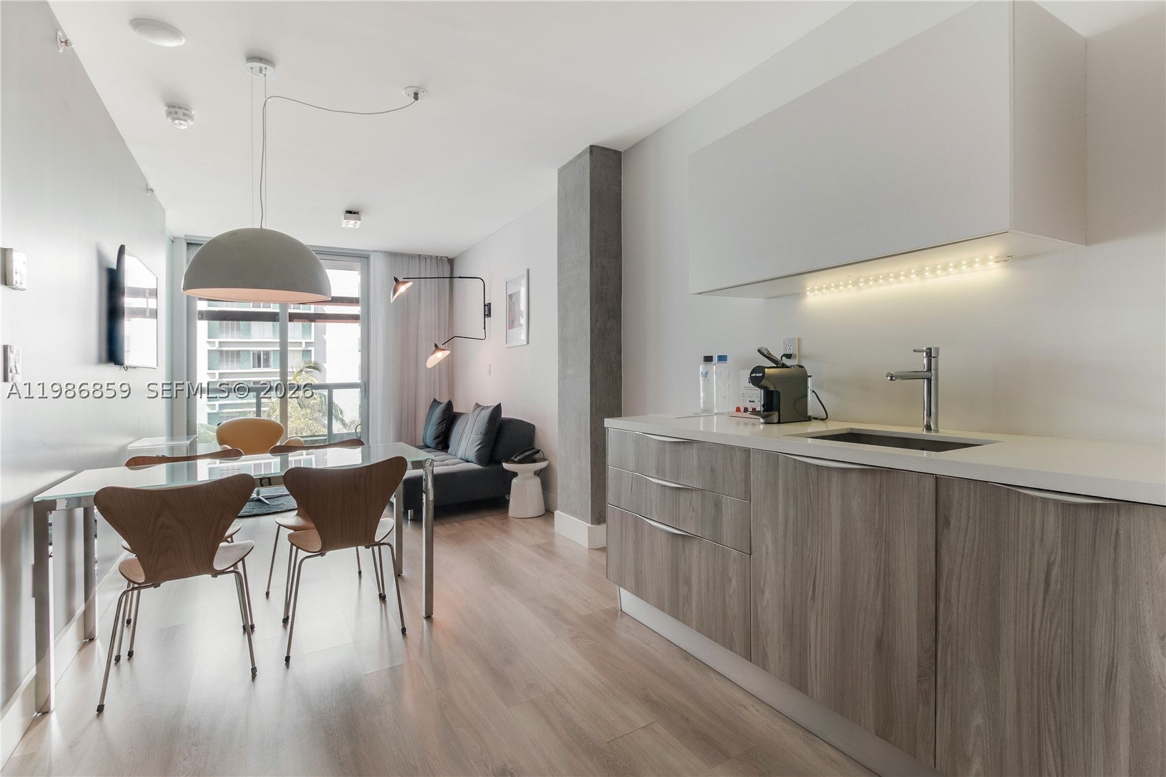 1215 West Ave 402
