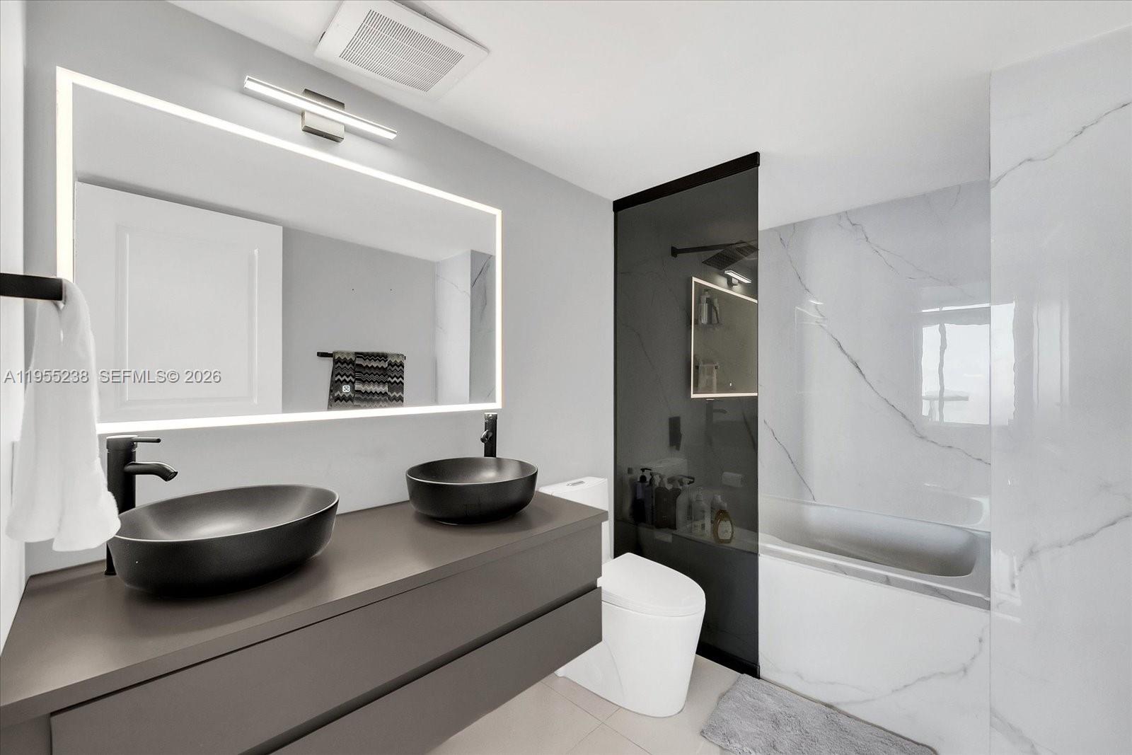 PLATINUM CONDO - Residential