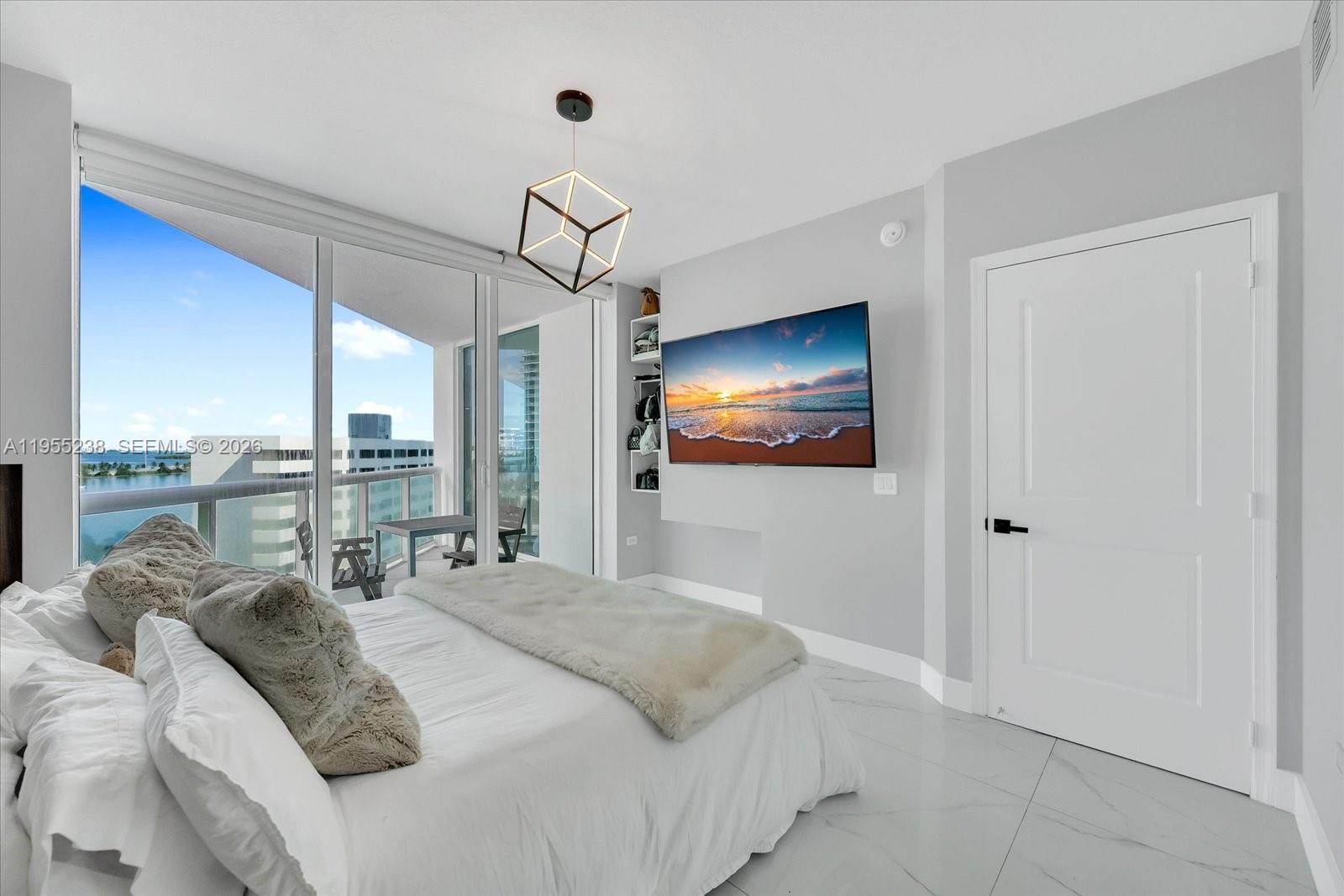 PLATINUM CONDO - Residential